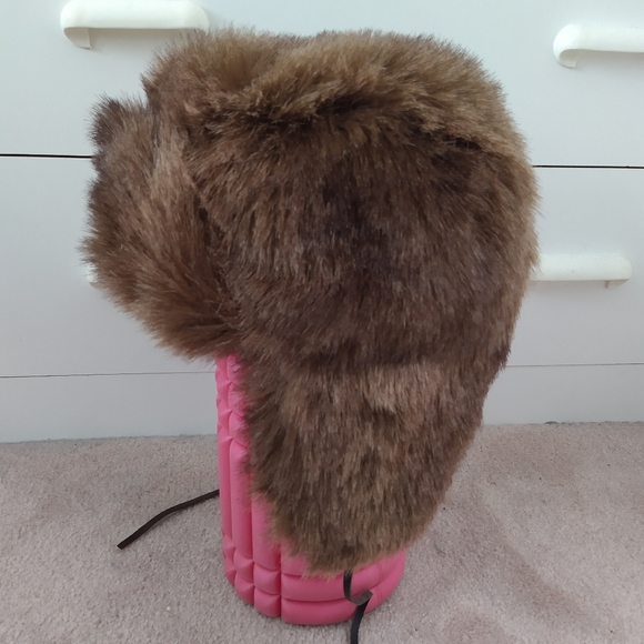 Faux Fur Brown Winter Hat Cozy Ear Flaps - Picture 2 of 6